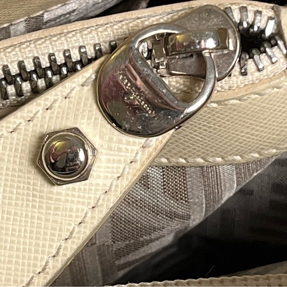 Salvatore Ferragamo Purse - Picture 14 of 14